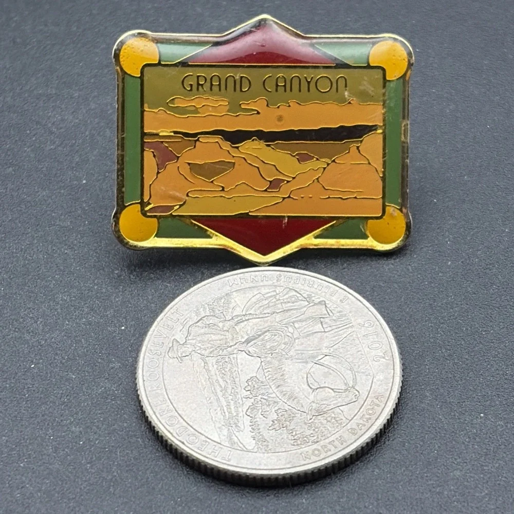 The‎ Grand Canyon Scenery Lapel Hat Pin